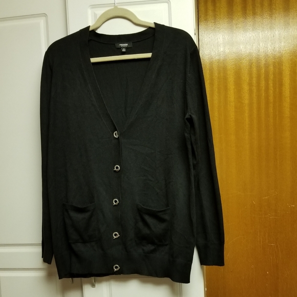 ☃️Premise v neck cardigan with silver hoop enclosures and front pockets - Picture 3 of 4